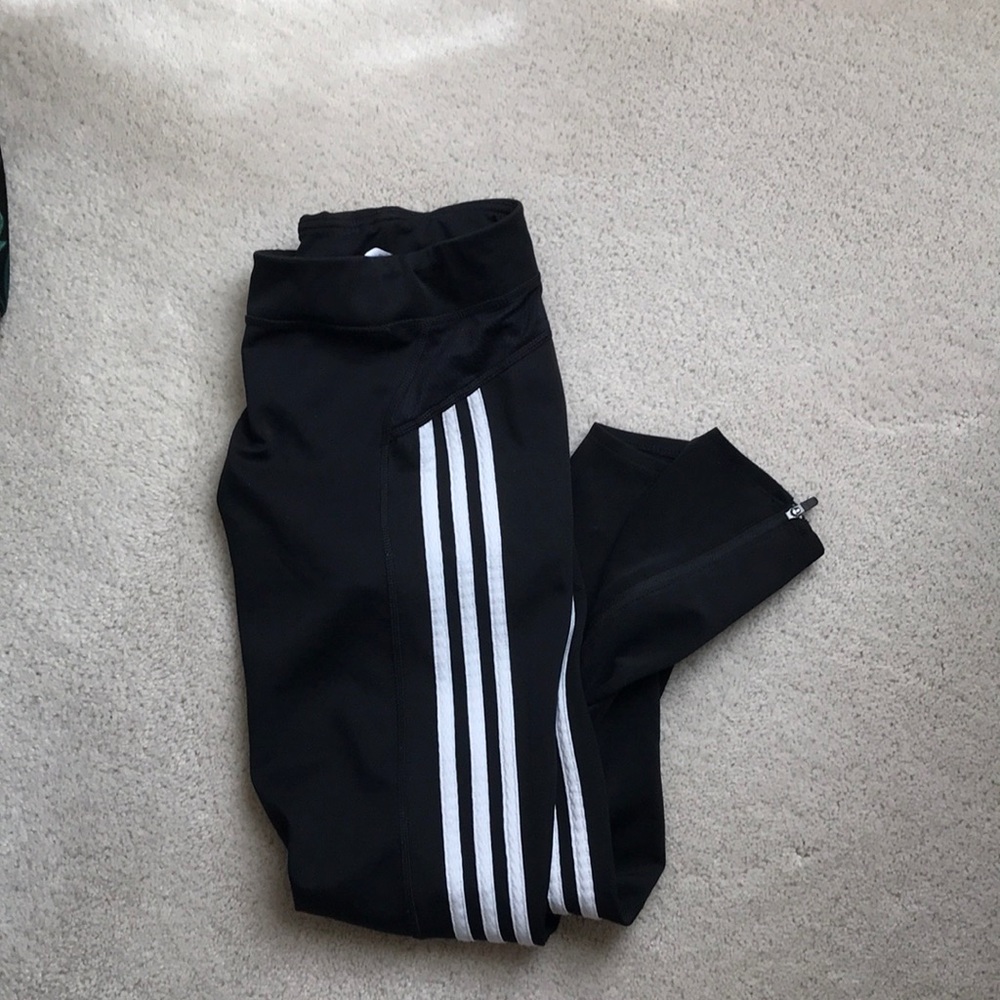 Legging with zippers at ankles